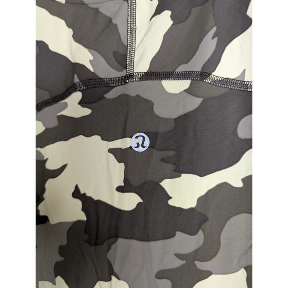 Lululemon UVP Camouflage Run Short Sleeve Shirt Size 8 EUC - Picture 7 of 8